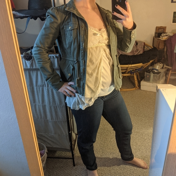 Flirty cream lace tank top - Picture 1 of 7